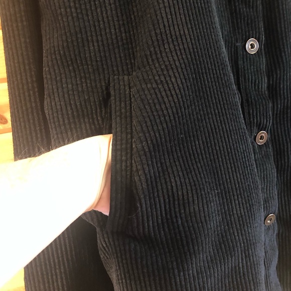 LA MIEL Women’s Oversized Black Corduroy Shacket, Size L - Picture 3 of 9
